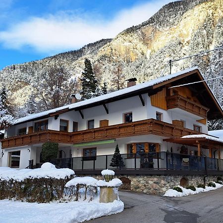 Hotel Gästehaus Almrausch, Ferienanlage mit Pool Nassereith Exterior foto