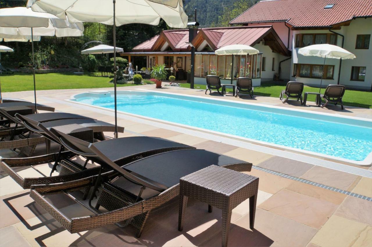 Hotel Gästehaus Almrausch, Ferienanlage mit Pool Nassereith Exterior foto