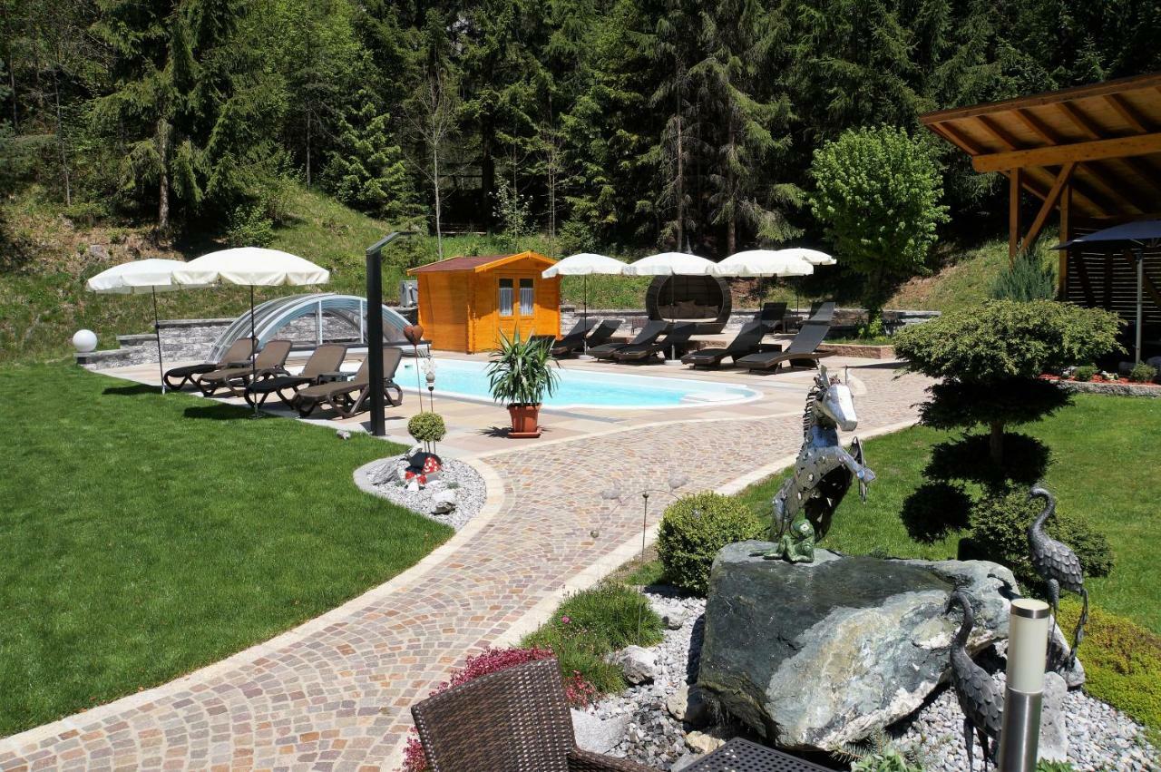 Hotel Gästehaus Almrausch, Ferienanlage mit Pool Nassereith Exterior foto